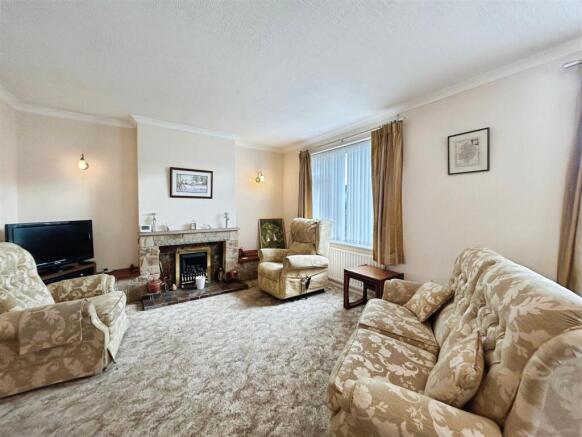 cda17797--4970-942F-2174123914F2-10076-000006E8438