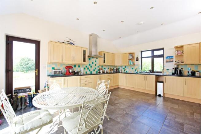 Kitchen/Breakfast Rm