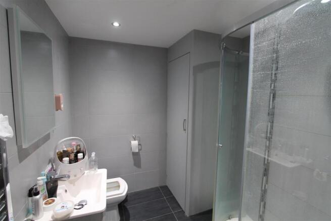 Bathroom.JPG