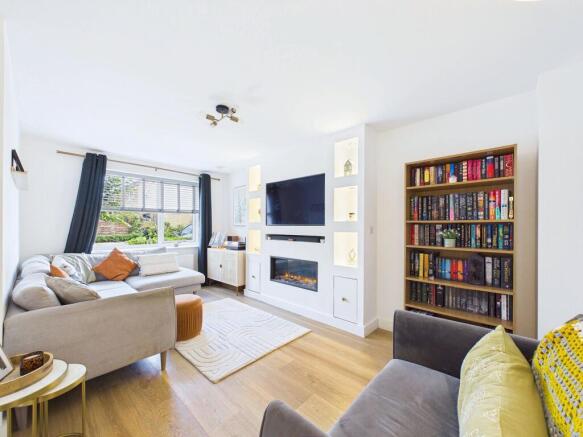 3 bed Semi-Detached for sale Image 2
