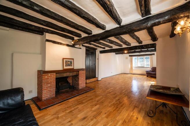 4 bed Detached for sale Image 8
