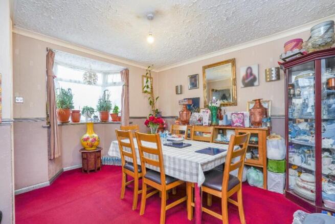 4 bed Semi-Detached for sale Image 4