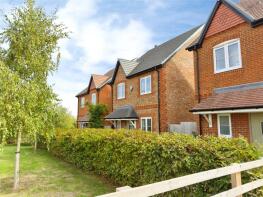 10, Jasmine Grange, Warfield, Bracknell RG42 5BD