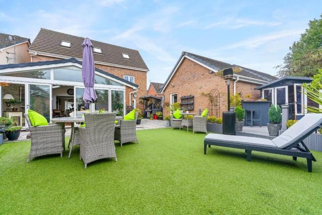 Photo 32