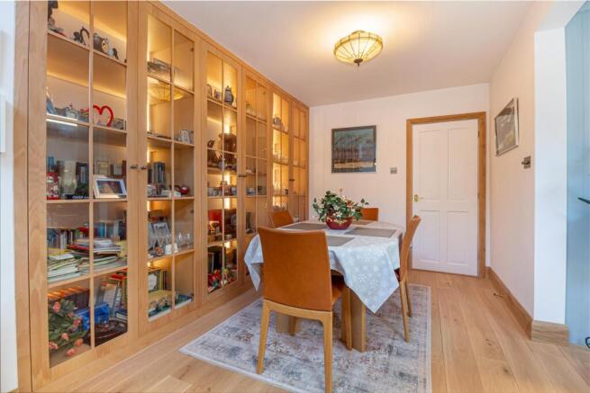 Dinig-room-2.jpg