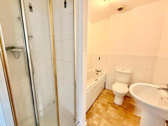 3 bed Terraced for sale Image 10