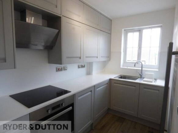 2 bed Apartment to rent Image 4