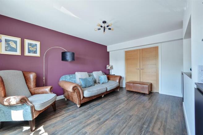 7 Marshalls Way-3.jpg