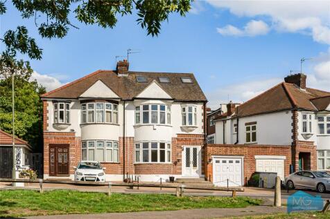 East Walk, East Barnet, Barnet, EN4