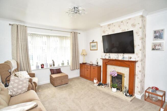 2 bed Semi-Detached Bungalow for sale Image 5