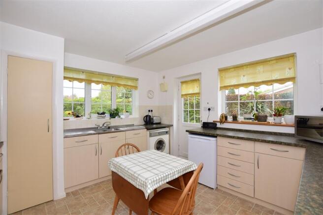 Kitchen/ Breakfast Room