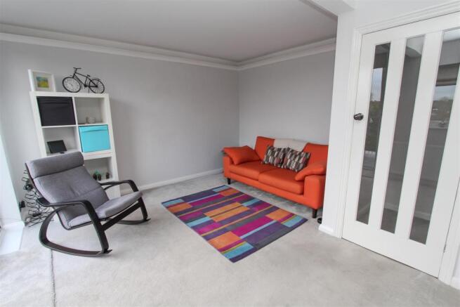 FAMILY ROOM 1.jpg
