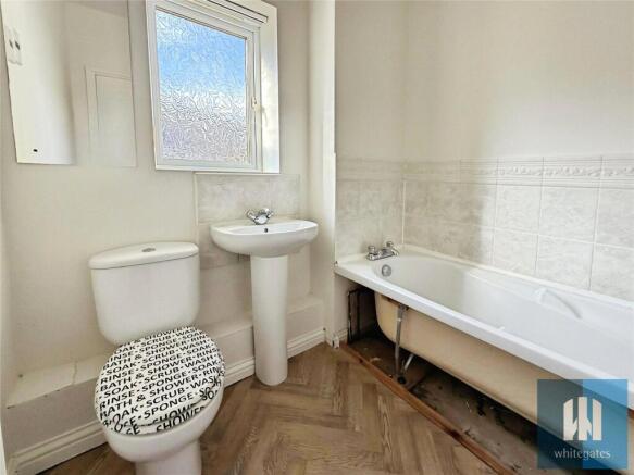 3 bed Terraced for sale Image 11