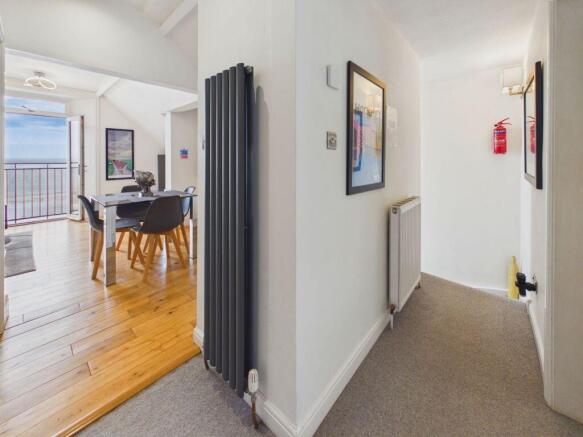 2 bed Apartment for sale Image 8