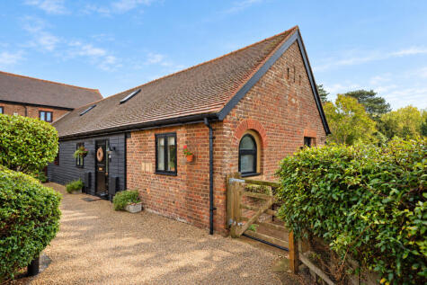 Brownlow Farm Barns, Pouchen End Lane, Hemel Hempstead, Hertfordshire, HP1 2SN