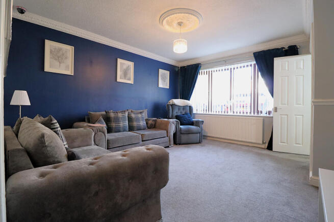 4 bed Town House for sale Image 5