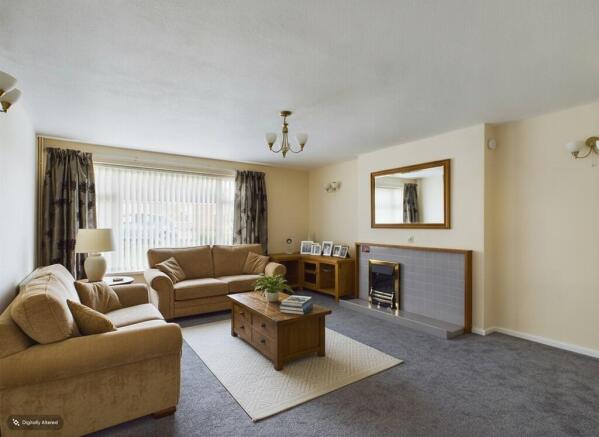 3 bed Semi-Detached to rent Image 6