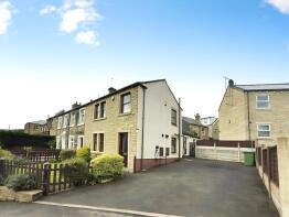 43, Almondbury Bank, Moldgreen, Huddersfield HD5 8HE