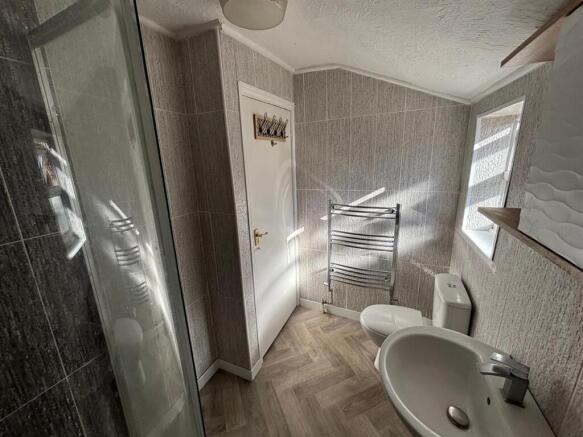 4 bed Flat for sale Image 10