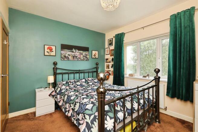2 bed Semi-Detached Bungalow for sale Image 11