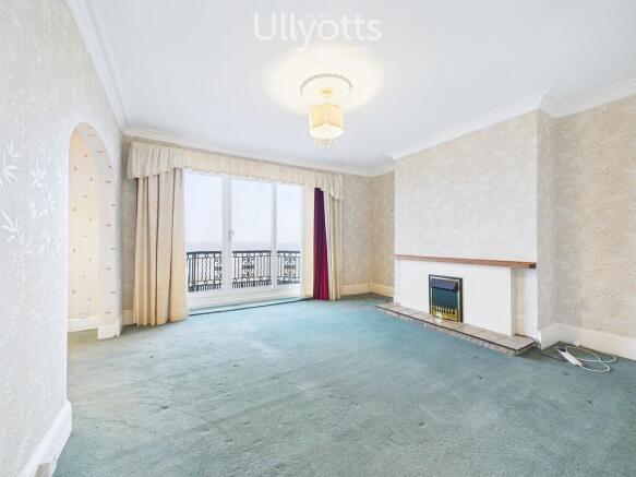 2 bed Flat to rent Image 5