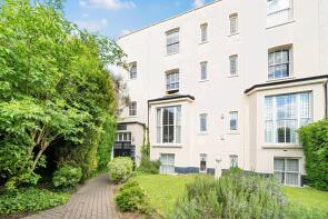 2, 16 17 Harcourt House, Haringey Park, Hornsey, London N8 9JB