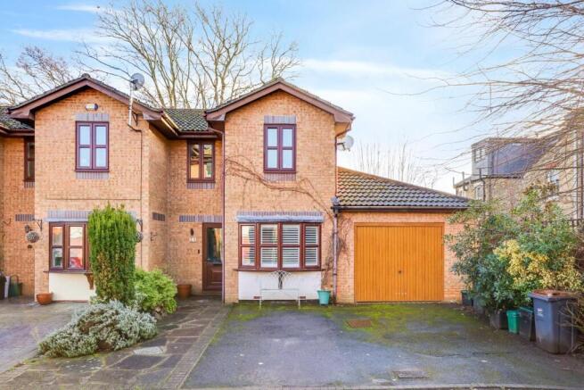 11-6220JHPropWorld - 30 Tarragon Grove - 43.jpg