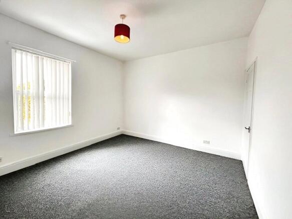 2 bed End of Terrace to rent Image 7