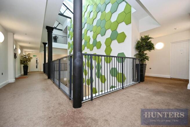 2 bed Apartment for sale Image 11