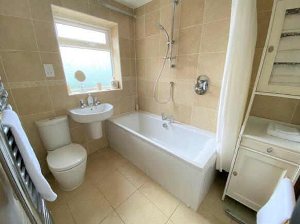 En-Suite 1