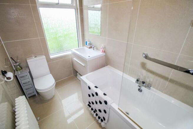 BATHROOM/W.C.