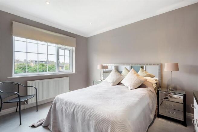 3 bed Town House for sale Image 9