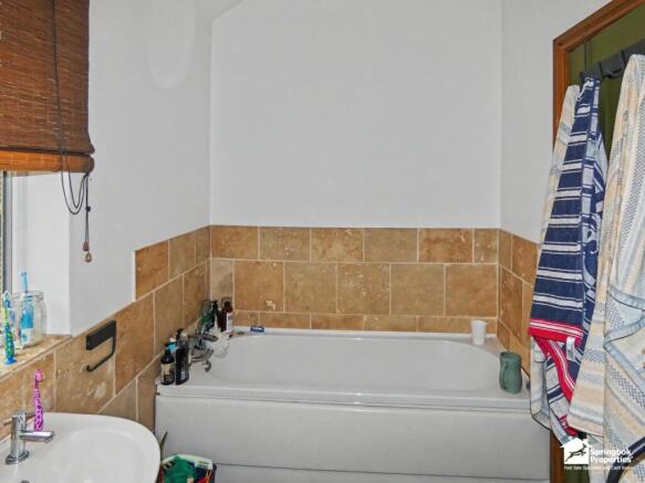 4 bed Terraced for sale Image 12