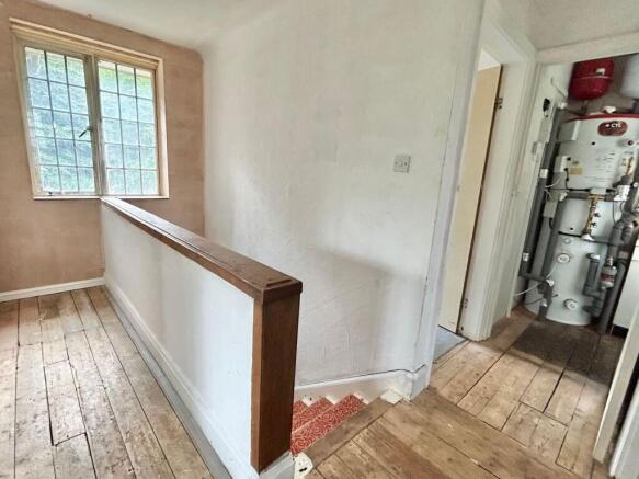 4 bed Detached for sale Image 11