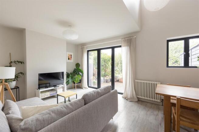Abbotts Park Road, E10