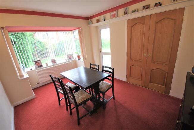 DINING ROOM: