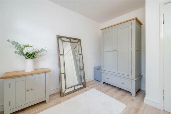 Bedroom/Dresser