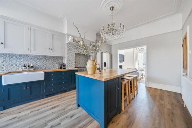 4 bed Terraced for sale Image 4