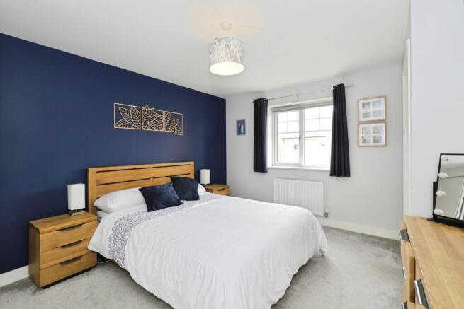 4 bed Detached for sale Image 8