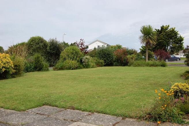 FRONT GARDEN