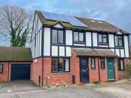 48, Kings Chase, East Molesey KT8 9DG