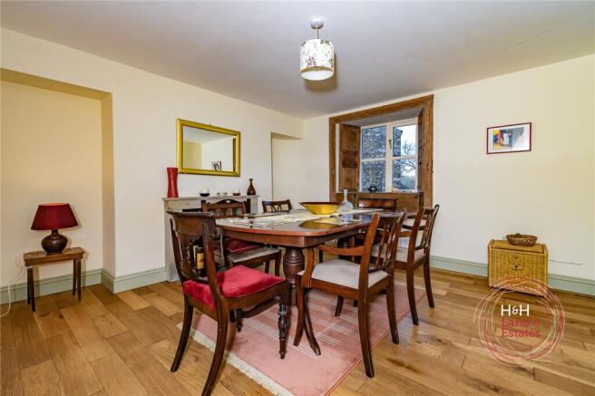 5 bed Detached to rent Image 7