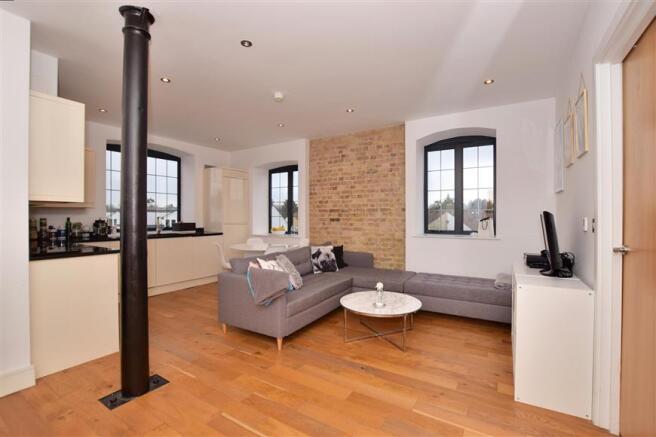 Kitchen / Living Area