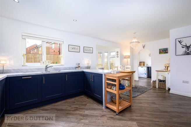 4 bed Detached for sale Image 6