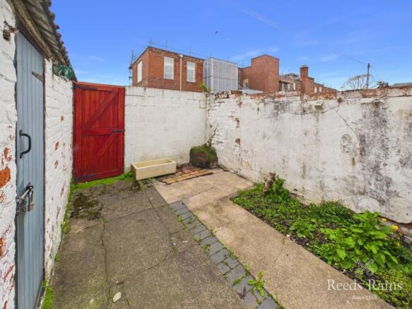 2 bed Terraced for sale Image 9