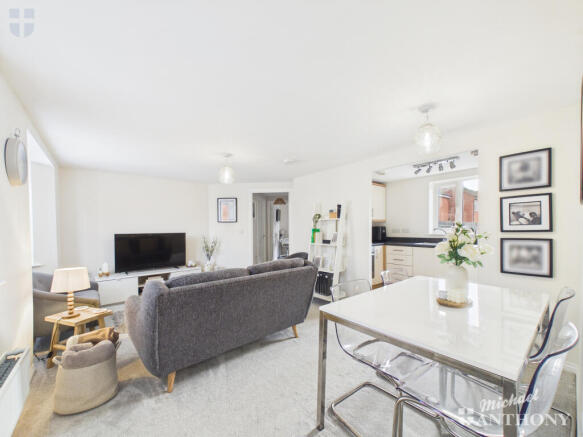 CAM03218G0-PR0938-STILL011