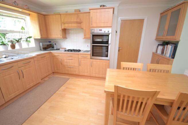 Kitchen/Breakfast Rm