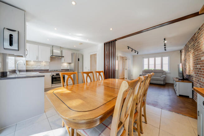 Kitchen/Dining