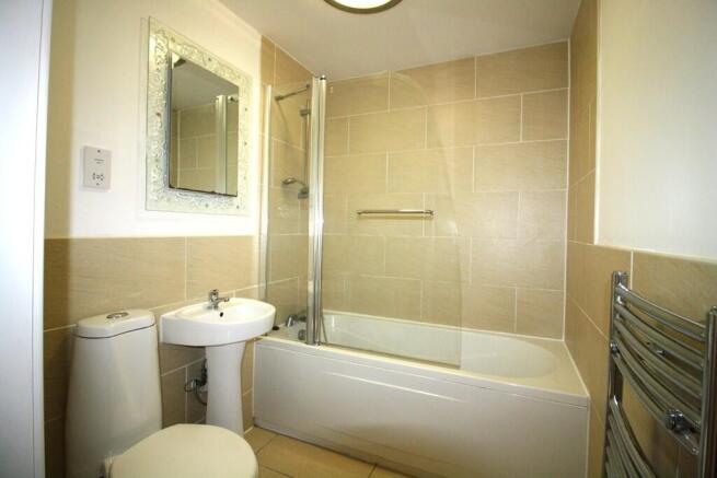 2 bed Apartment to rent Image 6
