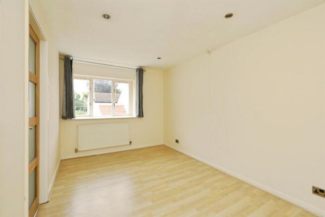 2 bed Semi-Detached for sale Image 10
